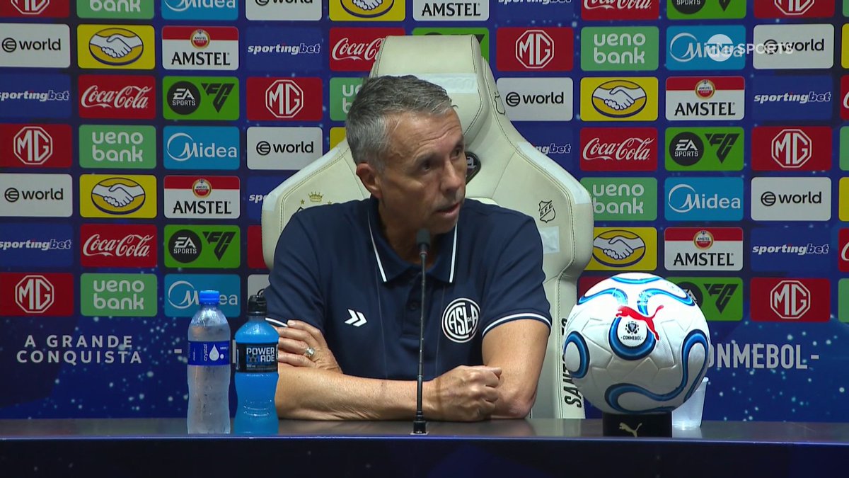 Álvarez enojado "No me hagan pasar por dónde están los hinchas de Santos porque me insultaron y me pegaron" #SanLorenzo 2 vs Santos 2