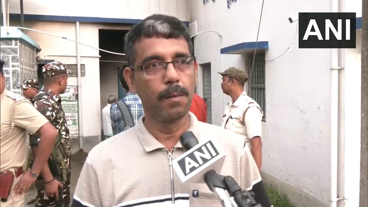 #WATCH | South 24 Parganas, West Bengal: Polling begins in Falta Assembly Constituency. A voter says, “It is the same as it was back in my childhood. We were scared to cast our votes 15 years back, but not anymore. 15 years back, we were not even allowed to come to the booth, the goons would stop us at the gate…I am very happy today.”