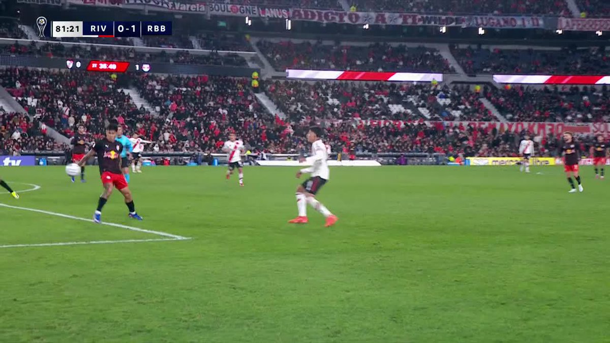 POLÉMICA EN EL MÁS MONUMENTAL: todo River pidió MANO de Agustín Sant’Anna dentro del área ante Bragantino… ¿Qué te pareció?