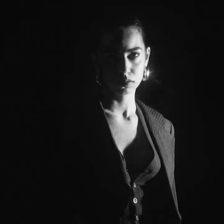 Marina Sena acaba de lançar seu novo single ‘Amiúde’ em todas as plataformas digitais.