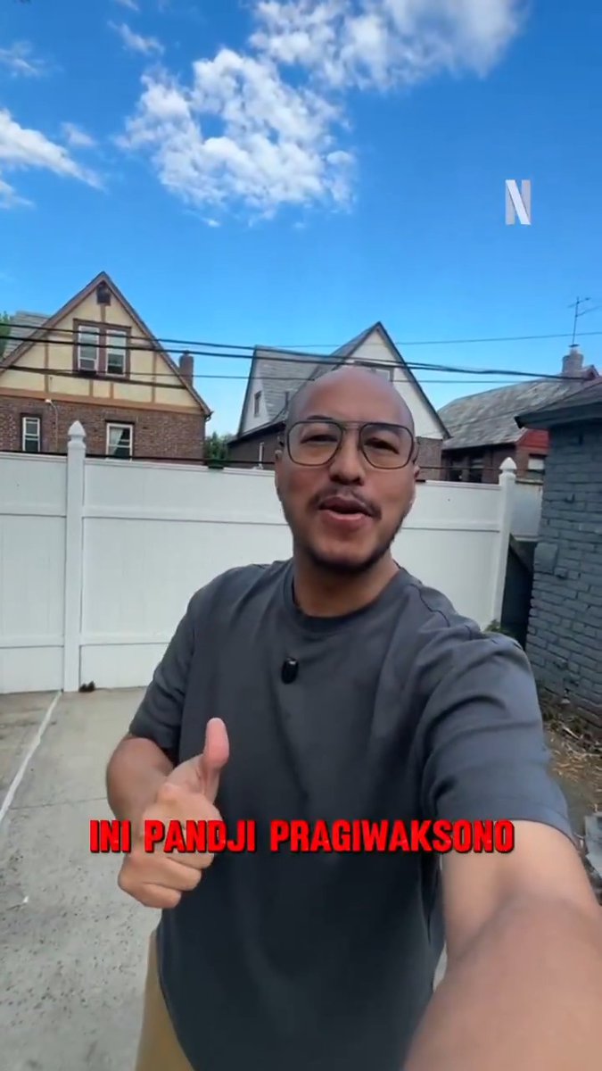 Di-roasting ramean sama banyak orang, affkh akan membuat seorang Fedi Nuril kena mental? Tonton Adili Idola Celebrity Roast: Fedi Nuril, udah tayang di Netflix Indonesia !