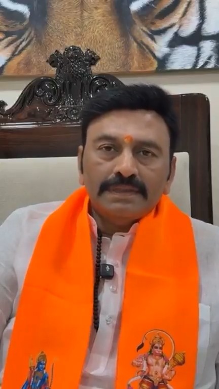 సండే స్కూల్ పేరిట స్కూల్ పిల్లలను చర్చిలకు తీసుకువెళ్లి క్రైస్తవ మాత బోధనలు చేస్తునట్టు దినపత్రికలో వచ్చిన వార్త తదితర అంశాలపై...