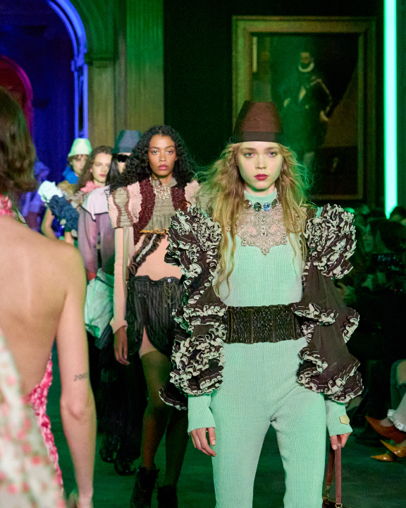 Cruise 2027 Show. Dynamic, liberated, and energetic, #NicolasGhesquiere's collection interweaves facets of the American woman's wardrobe with nuances of European cultural tradition — an amalgam of dualities. Watch the full show at #LVCruise27 #LouisVuitton