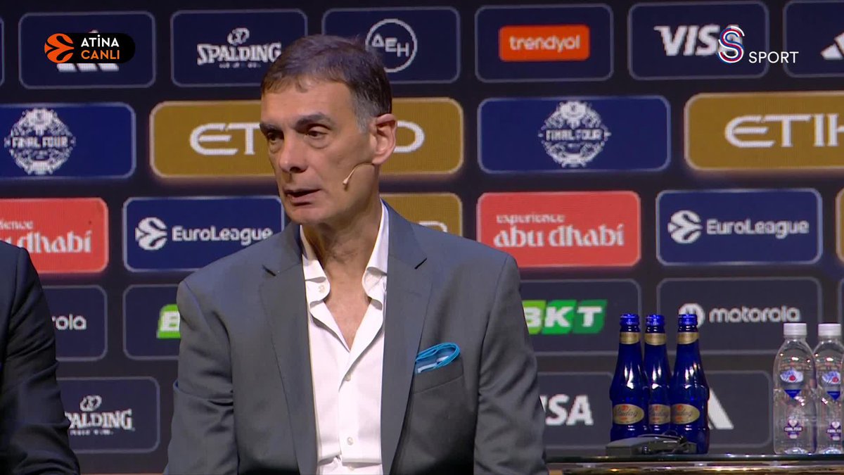 🗣️ Soru: "Final maçının son topu sizin elinizde olduğunu düşünün. O topu siz mi kullanırsınız, pas mı verirsiniz?" 🎙️ Jean Montero: "Bence koç benden memnun o yüzden şutu atardım." 🎙️ Facundo Campazzo: "Sergio Llull'e pas verirdim. Çok kolay bir cevap."