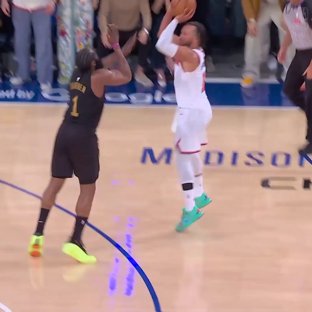 【ドコモエンタメ通信】🏀NBA docomo編 5月20日キャバリアーズvsニックスの試合から ブランソン選手のスリーポイントをお届け! NBA docomoではイースタンカンファレンスファイナルを全試合配信! ╭━━━━━━━━━━━━━╮ オーバータイムの熱い試合‼️ ╰━━━━━━v━━━━━━╯