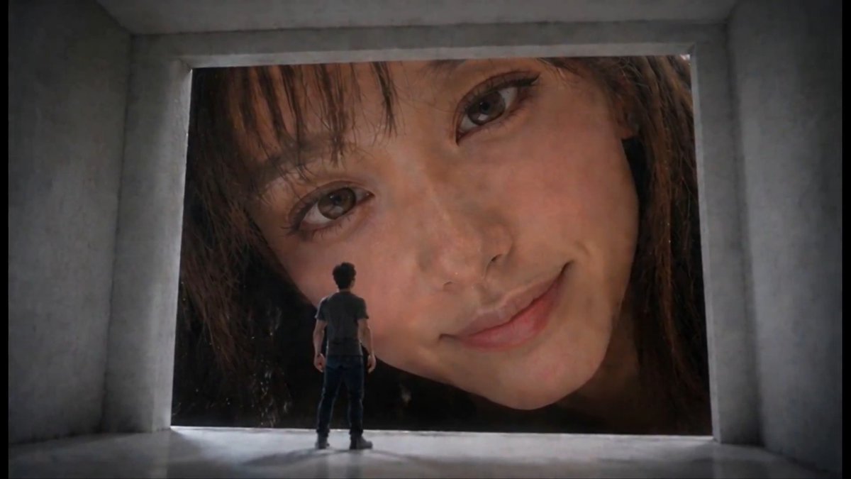 Careful(SizeError番外編、第1話/全2話) 巨大女性に持ち上げられた白い小部屋。 しかし1000倍スケールの力加減は、 小さすぎる部屋にとって危険すぎた。 #giantess