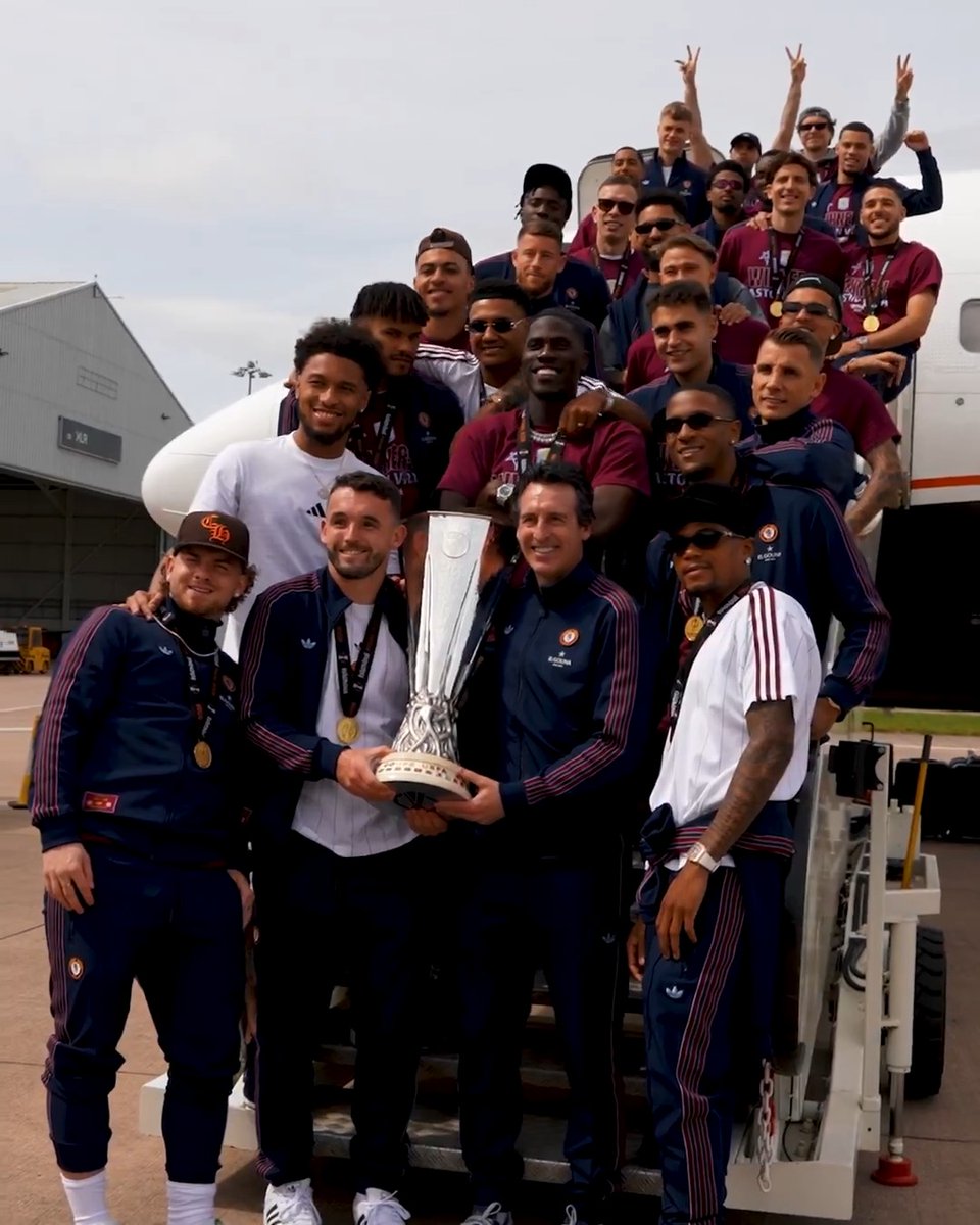 Arriving home with the silverware 🤩