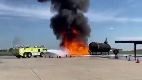 #BurnPitAlert: No need for alarm should you see smoke or flames at O'Hare today. The 'burn pit' (CFD's simulator), located on ORD's north airfield, is being used for Chicago Fire Media training classes.