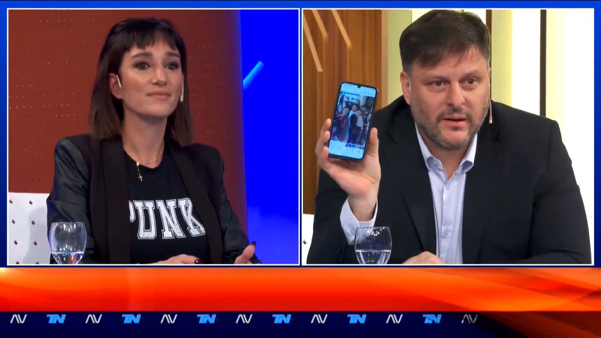 "Santoro": Por el cruce de Leandro Santoro con Leila Gianni