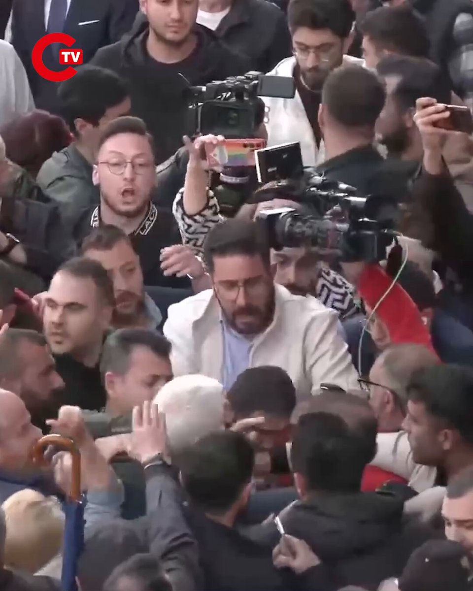 CHP Genel Merkezi'nde mutlak butlan kararı sonrası, "Hain Kemal" sloganları atıldı