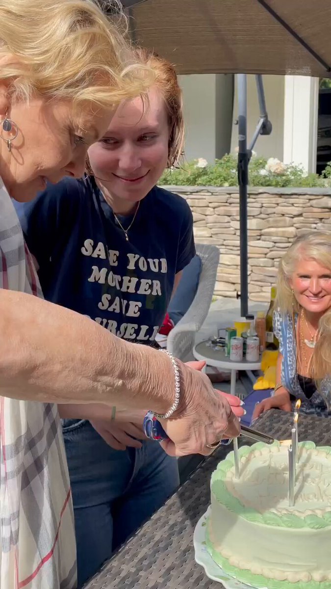 Happy Birthday to Hannah Einbinder! May all your days be as beautiful as this one!
