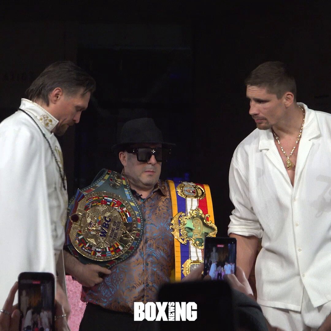Oleksandr Usyk gives Rico Verhoeven a pull following a long and tense face off ahead of their crossover clash at the Pyramids of Giza. #UsykRico