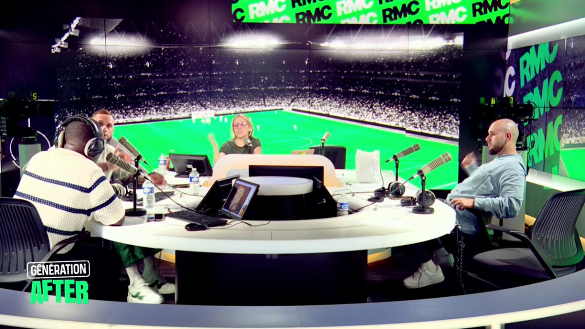 🇨🇵 "Eli Junior Kroupi, c'est LE profil à aller chercher pour le PSG." 🗣️ 𝚆𝚊𝚕𝚒𝚍 𝙰𝚌𝚑𝚎𝚛𝚌𝚑𝚘𝚞𝚛 complètement fan du prodige de 19 ans : "C'est un joueur qui me fait de l'effet, qui m'excite."