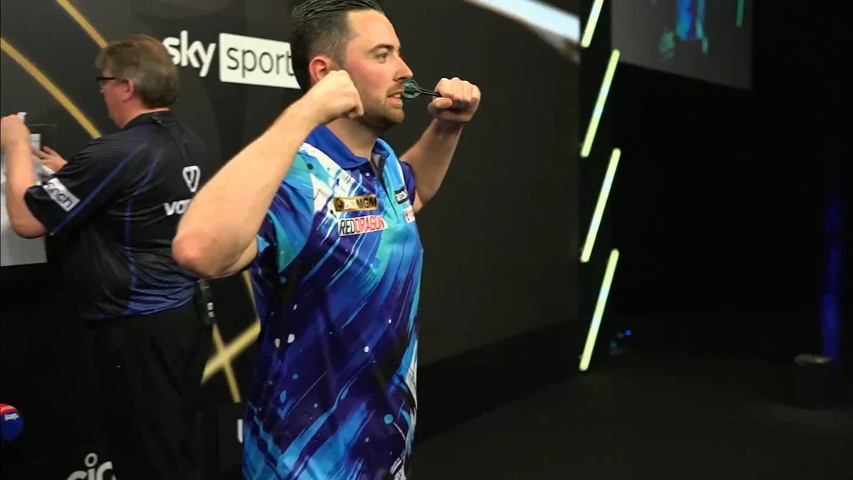 COOL HAND PREVAILS! 🥶 After winning last week in Birmingham and on the Pro Tour in midweek, Luke Humphries continues his hot form - defeating Michael van Gerwen in a dramatic decider! 📲 #PLDarts