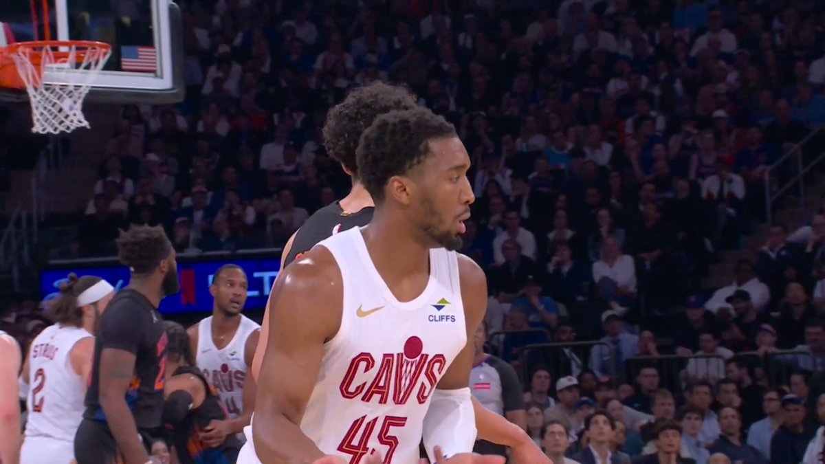 Donovan Mitchell before the end of the 1st 🔥 Cavs with a 3-point lead in MSG on ESPN and the ESPN App 🍿