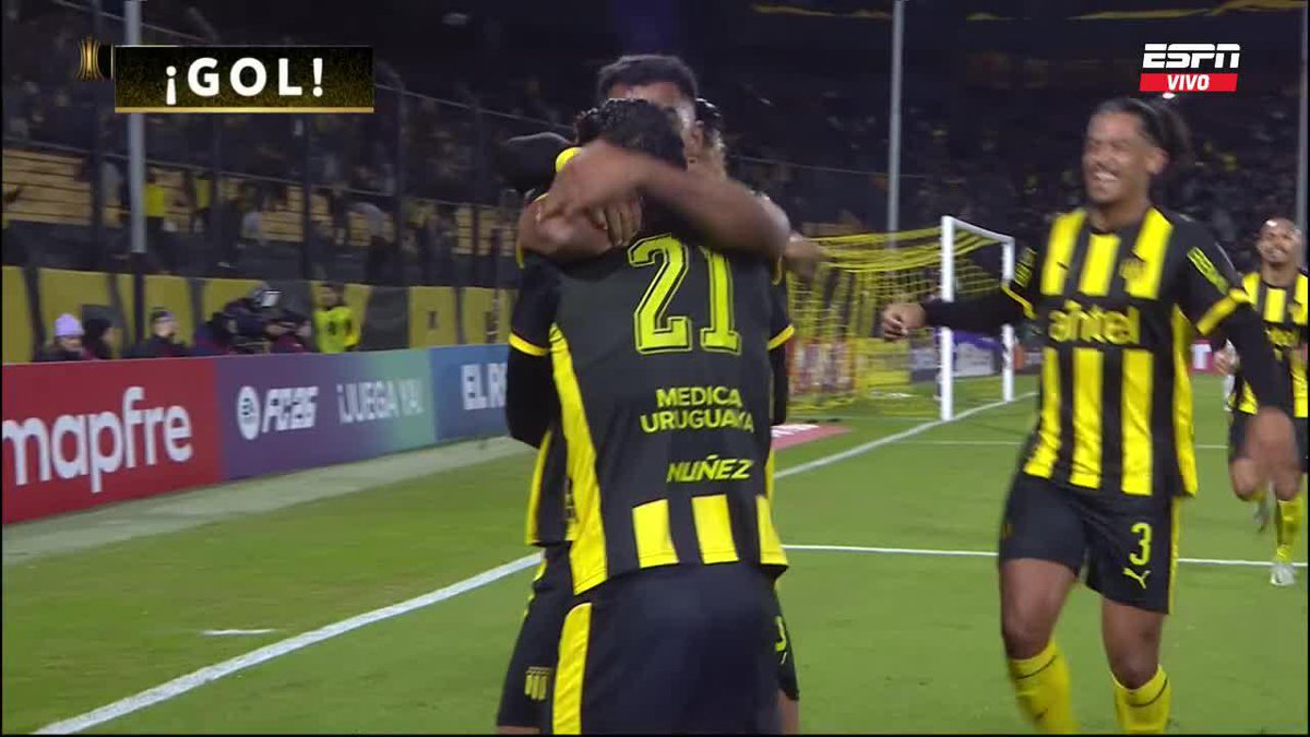 ¡EL MANYA QUIERE 8VOS! Testazo de Olivera para el primero de Peñarol vs. Corinthians en Uruguay. 📺 Mirá TODA la CONMEBOL #Libertadores por #DisneyPlus Plan Premium
