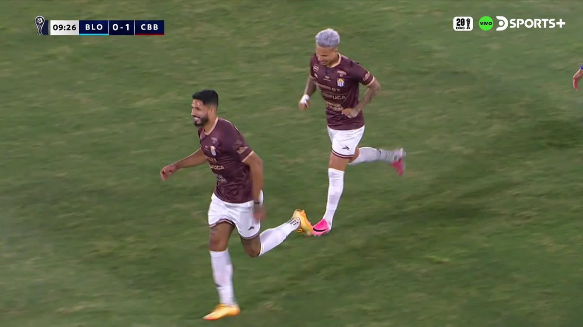 Gol de Carabobo. Los defensores de Blooming no tienen muchas ganas de marcar se ve
