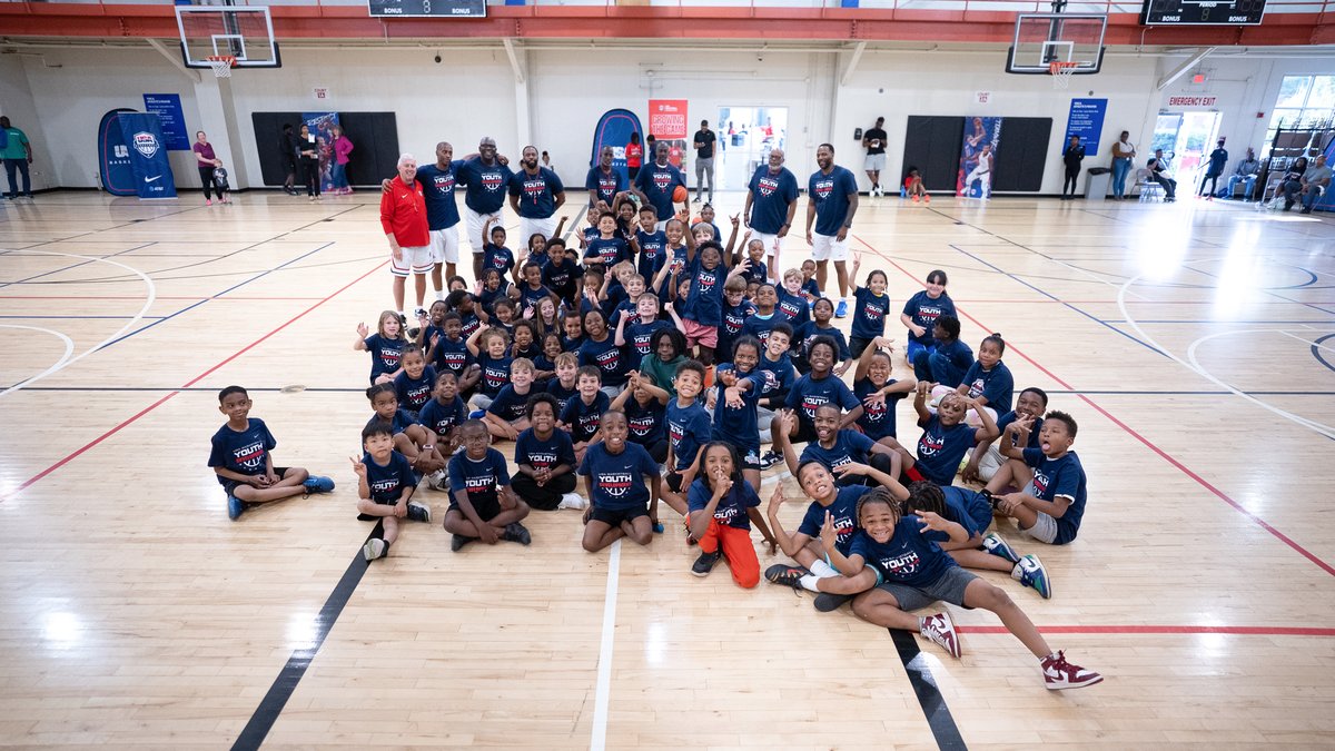 A special day in North Carolina included the 🇺🇸 #USABFoundation partnering with award-winning author &amp; artist Kadir Nelson as well as the Scheyer Family Kid’s Captain Program for community clinics &amp; giveaways 🫶 🏀