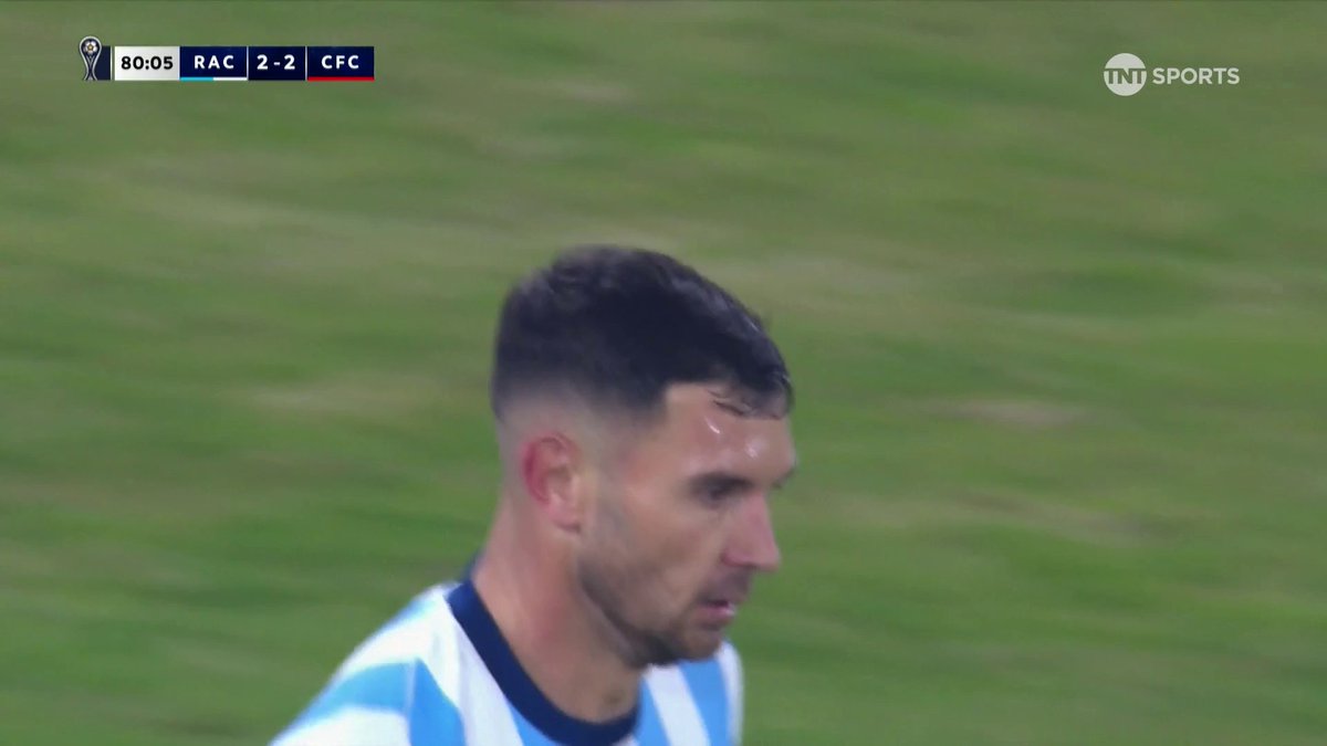 ¡SIN ARQUERO! El errado INSÓLITO de MARAVILLA MARTÍNEZ en Racing 🫨 #sudamericana
