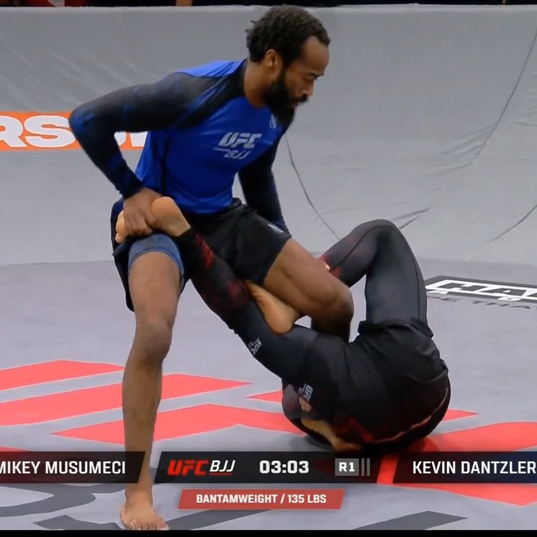 Que fácil lo hace ver Musumeci 🤓 crack total del BJJ #UFCBJJ8