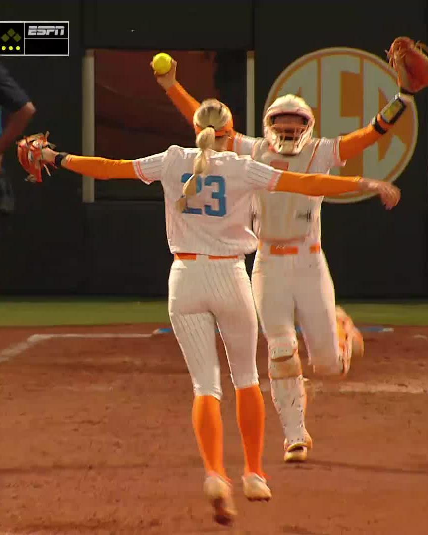 COOL UNDER PRESSURE 😮💨 Tennessee Softball x NCAA Softball