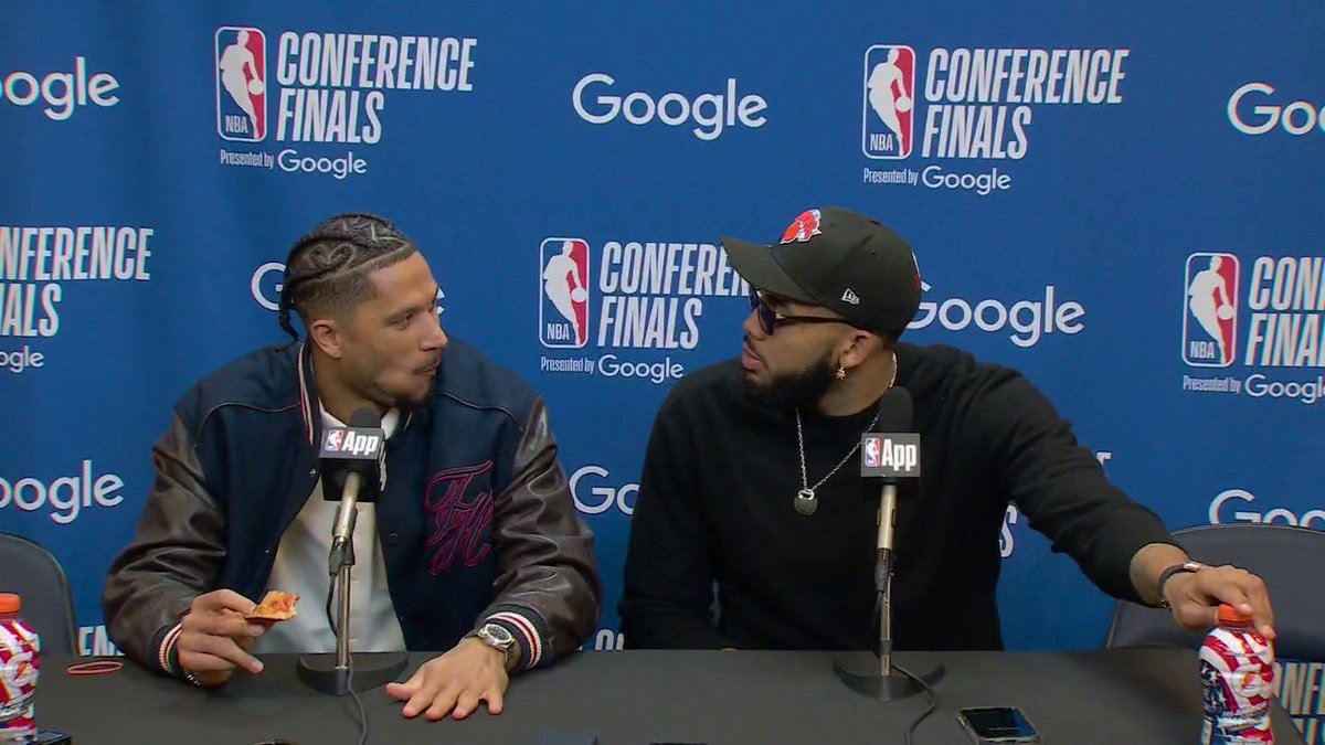 "Are you a crust guy?" Josh Hart pulled up to the presser with some well-earned pizza 😂🍕