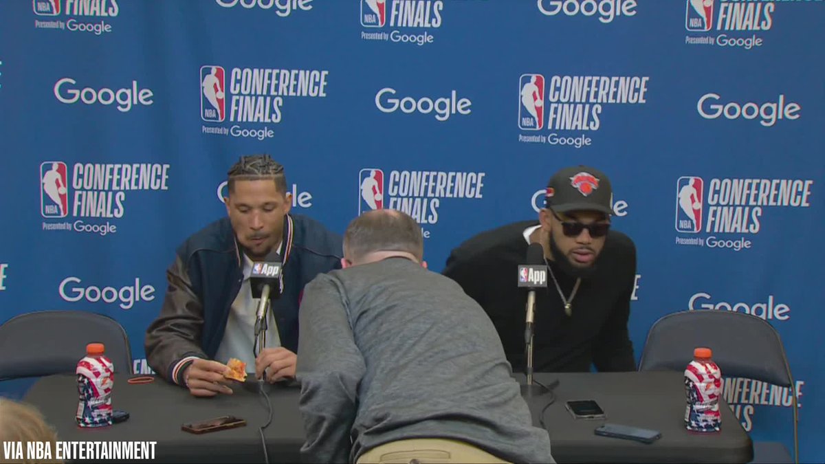 "Are you a crust guy?" - Josh Hart to Karl-Anthony Towns 🍕