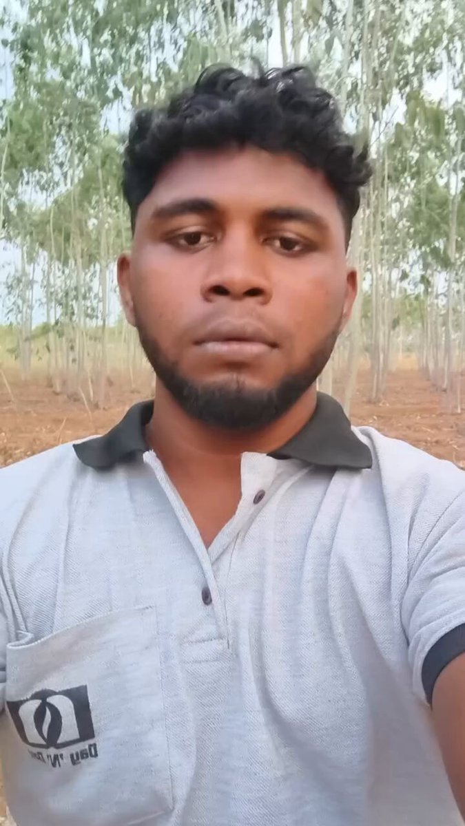 சிரிக்காம சீரியஸா பேசுறான்யா 😂😂😂 அதுவும் இந்த பையனோட உச்சரிப்பு தான் 👌😂