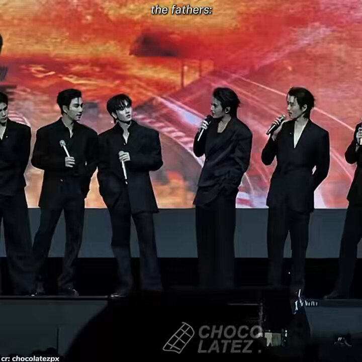 While the dads are busy arguing about whose son is naughtier, their sons at the back are busy kissing each other 😂 WILLIAMEST HEART RACE #LOLFanFest2026D1 #WilliamEst #วิลเลี่ยมเอส