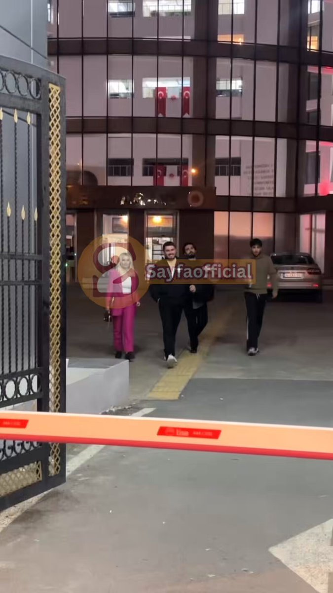 Blok3: Devletimizden Allah razı olsun çok güzel ağırladılar. Devletimiz bizi çağırıyorsa tabiki geleceğiz.