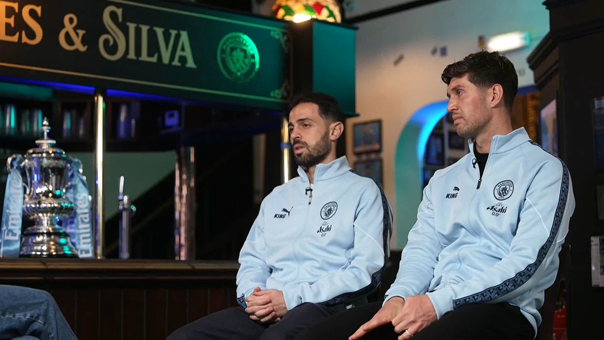 “He changed the way I see football” ✨ Bernardo Silva and John Stones reflect on their time playing under Pep Guardiola 🙌