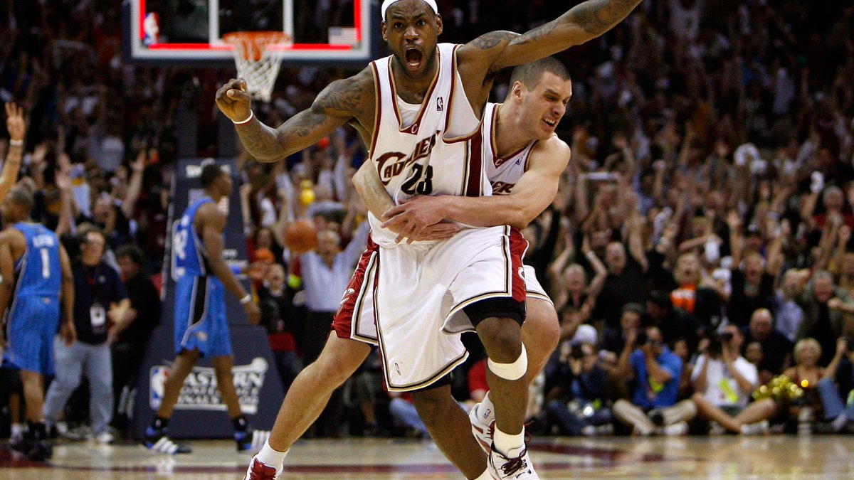 17 YEARS AGO TODAY👑 LeBron's buzzer-beating three in GM2 vs the Orlando Magic! GM1: 49 PTS, 8 AST GM2: 35 PTS, GW GM3: 41 PTS, 9 AST GM4: 44 PTS, 12 REB GM5: 37 PTS, 14 REB, 12 AST GM6: 25 PTS, 7 REB, 7 AST
