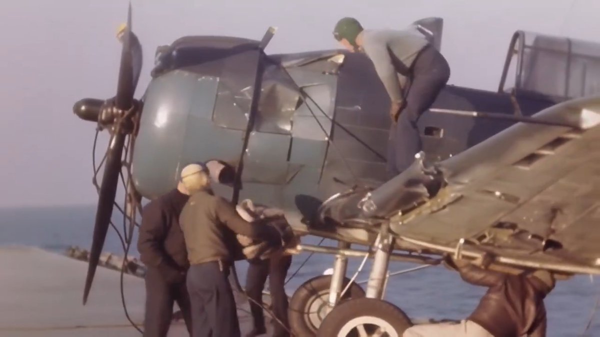 Footage aboard the USS Wolverine training pilots off of Lake Michigan in 1945. This might be the last film of her. She would be decommissioned later that same year and eventually sold for scraps.🫡