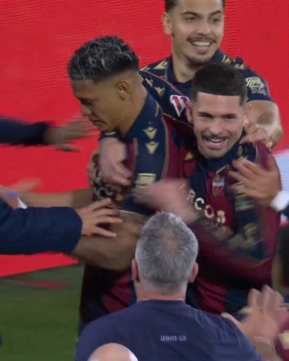 Kervin Arriaga remató con el ALMA. 💥 LALIGAHighlights | Levante UD