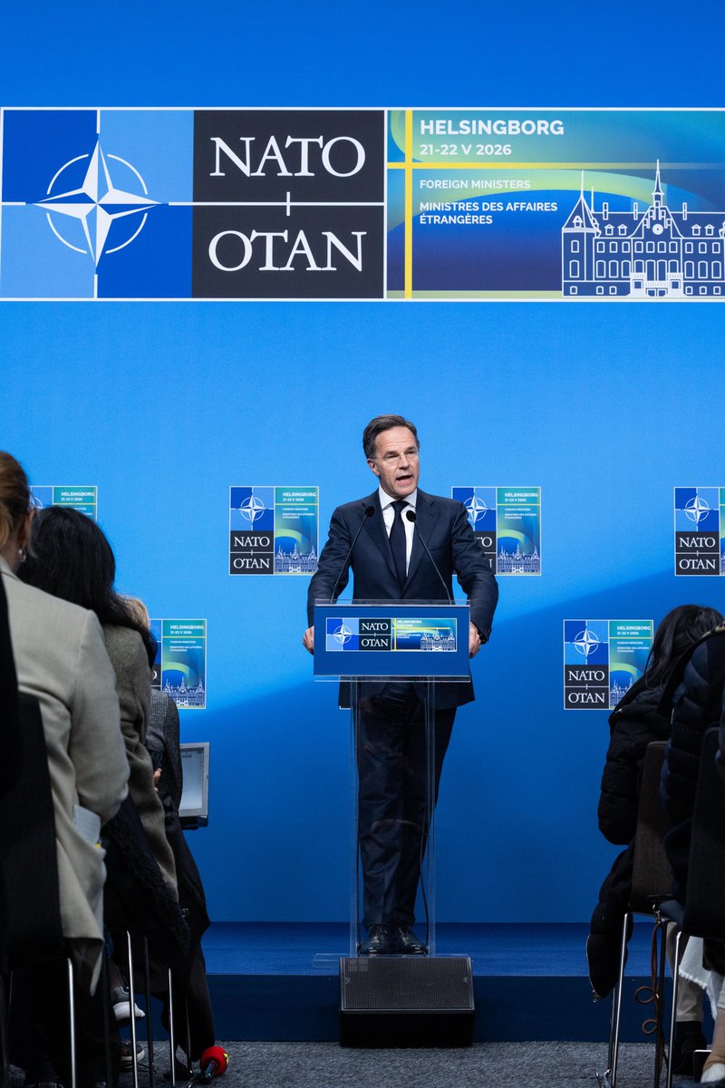 ❝To ensure NATO remains ready, we need to invest in our defence, produce the capabilities we need, and continue our support for Ukraine.❞ — Mark Rutte wraps-up a two-day #ForMin meeting in Helsingborg 🇸🇪 Watch the full press conference via the link in the threaded post ↓