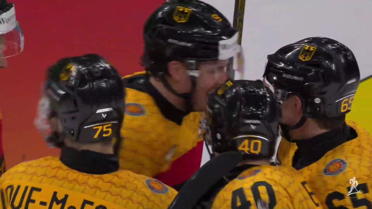 Leon Gawanke completes the hatty 🧢🧢🧢 #MensWorlds #IIHF