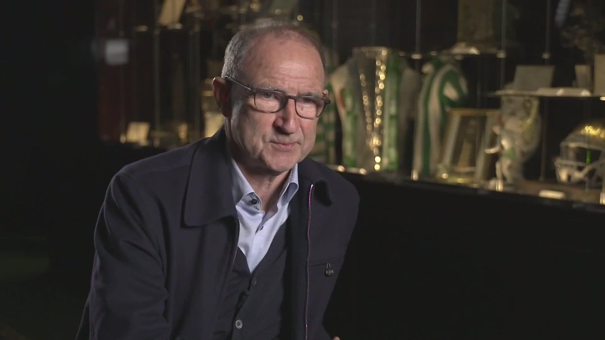 Shouts for a Martin O'Neill statue outside Celtic Park? The Celtic Football Club boss is having none of it 🍀😂 "That's bunkum. That's real, real bunkum!" 🗣️ #ScottishCup
