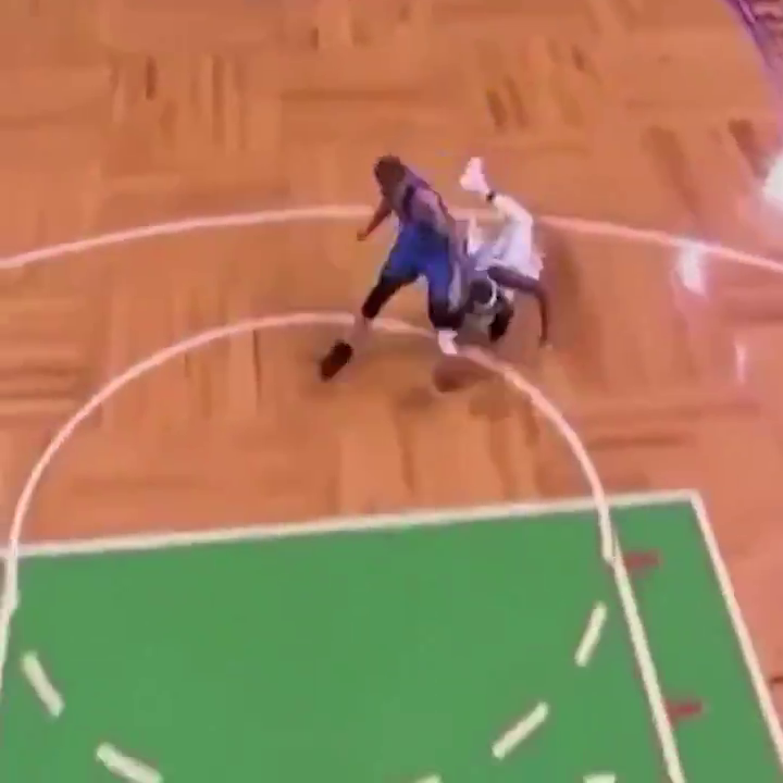 OTD in 2010: Rajon Rondo with one of my favorite huste plays ever 😤
