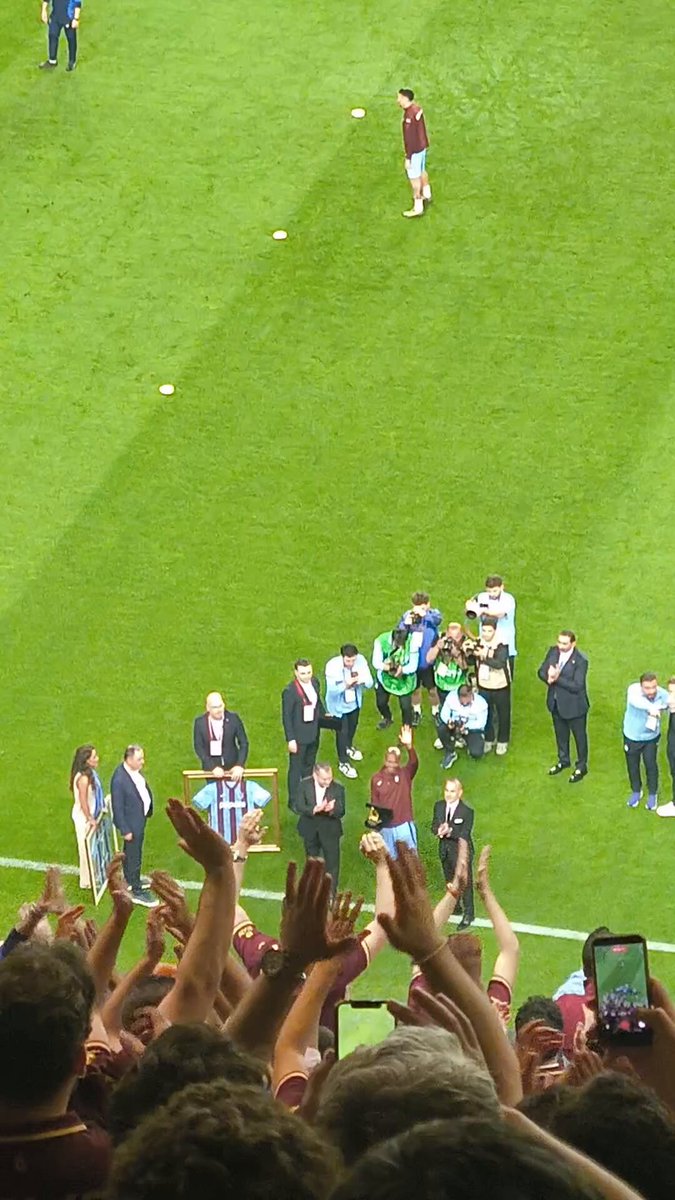 bir devrin sonu ANTHONY NWAKAEME..