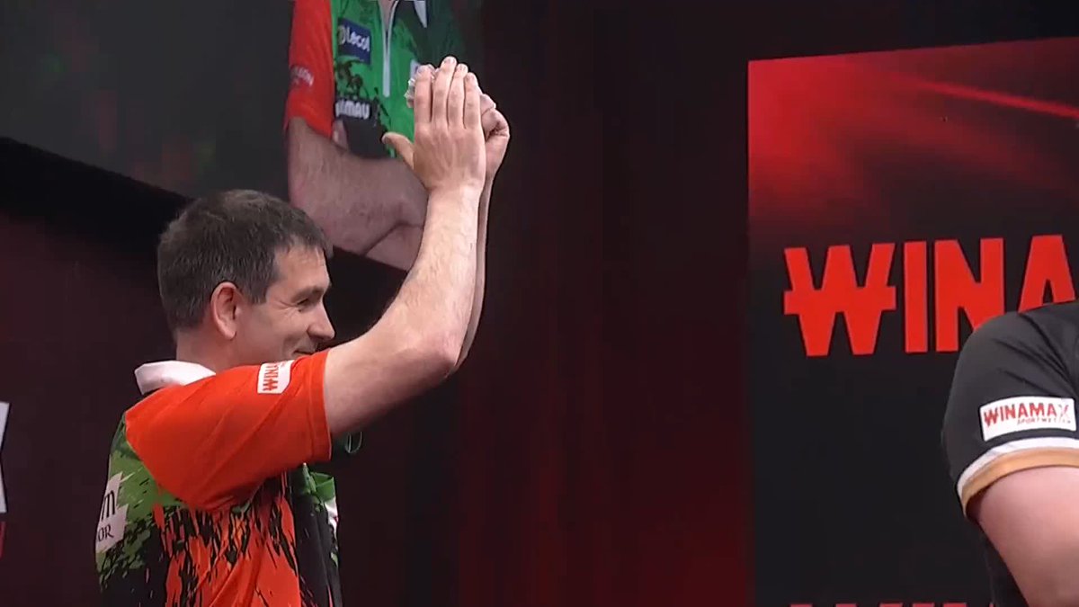 O'CONNOR SEALS IT IN STYLE! 🇮🇪 William O'Connor rounds off an emphatic 6-2 win over Host Nation representative Paul Krohne with a superb 121 checkout on the bull! 📺 #ET7 | R1