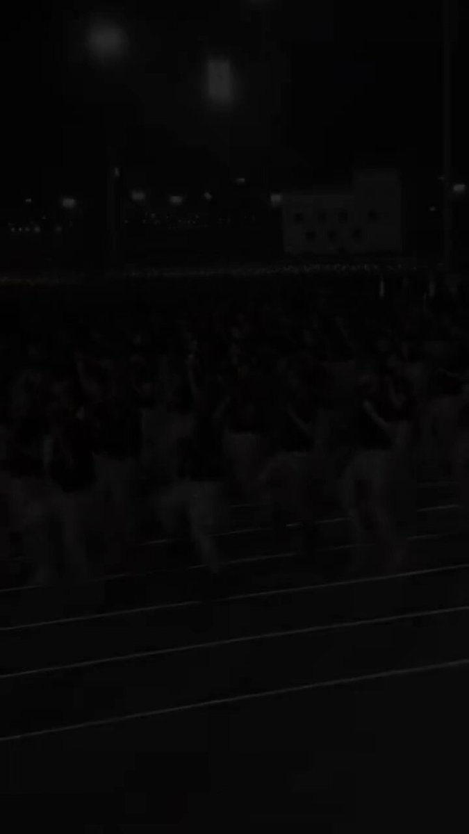 محمد بن زايد يعظ على شفايفه ويقول اااااخ يالقهر ياليت عندي قوات امنيه مثل اللي بالسعودية عظماء يالسعوديين 🇸🇦👌🏻