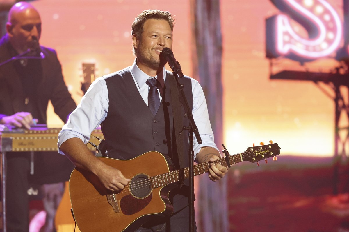 THIS is how you end the #ACMawards 🧡 Blake Shelton performing "The Gambler" is everything we wanted! Watch the 61st Awards presented by AT&T streaming now on Prime Video 🔛