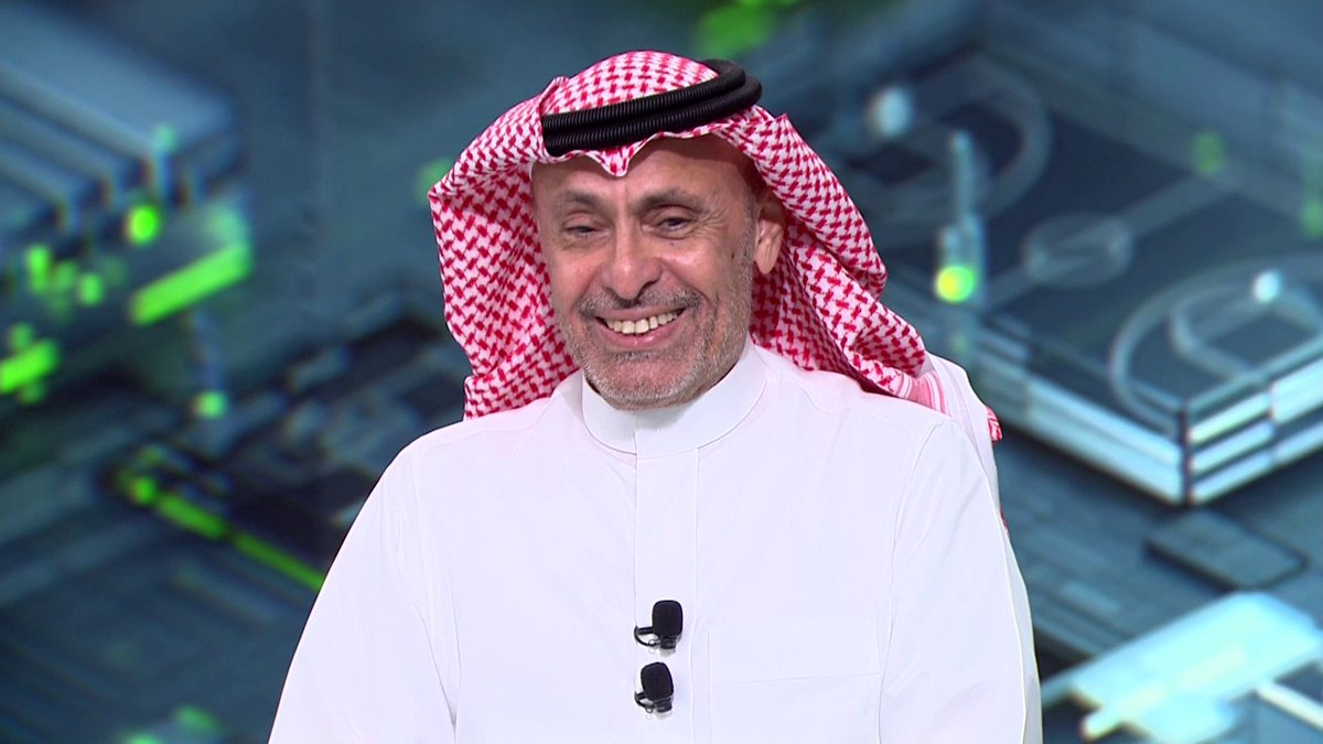 عادل البطي يطالب خلال حديثه لـ #في_المرمى برحيل #إنزاغي عن الهلال: يقولون مدرب عالمي وهو لم يدرب في إنجلترا أو إسبانيا ودرب فقط في إيطاليا وحقق دوري في 4 مواسم.. وبالمناسبة إنتر ميلان فاز بالدوري قبل جولتين.. وبتال القوس يعلق ممازحاً: والله يا أبوفهد انت مجهز له صح