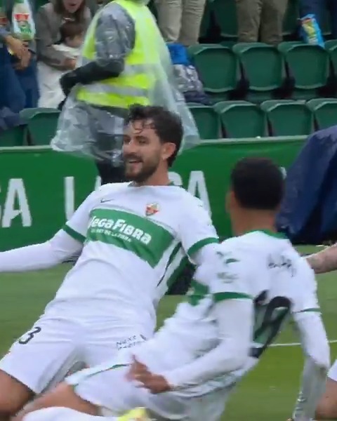 El ZAPATAZO de Víctor Chust. 🚀 LALIGAHighlights | Elche Club de Fútbol