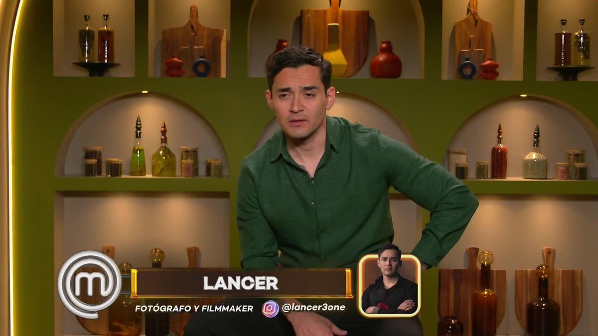 #ClaudiaLizaldi abraza a #Lancer quien decidió permanecer en la competencia.😱🙌 #MasterChefMx 24/7 🔥 EN VIVO AHORA Acceso Total en #DisneyPlus. 📺