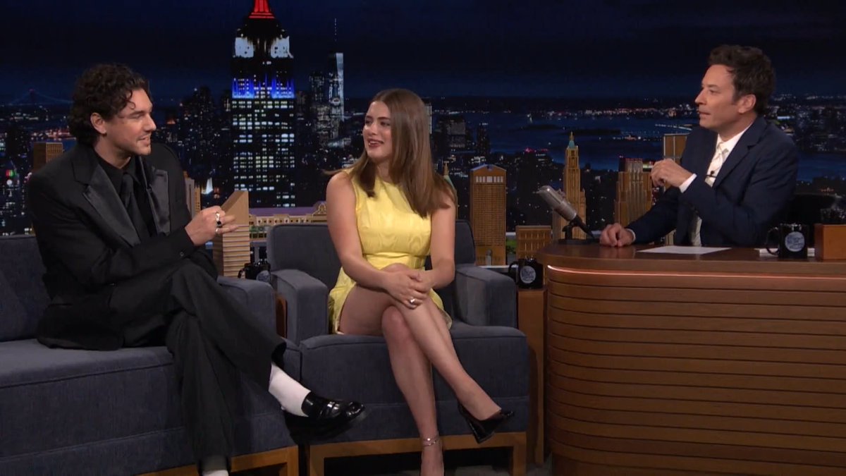 “I know they’re going to make me sing at some point.” -Belmont Cameli on if his musical talents will be revealed in a future season of Off Campus 👀 #FallonTonight