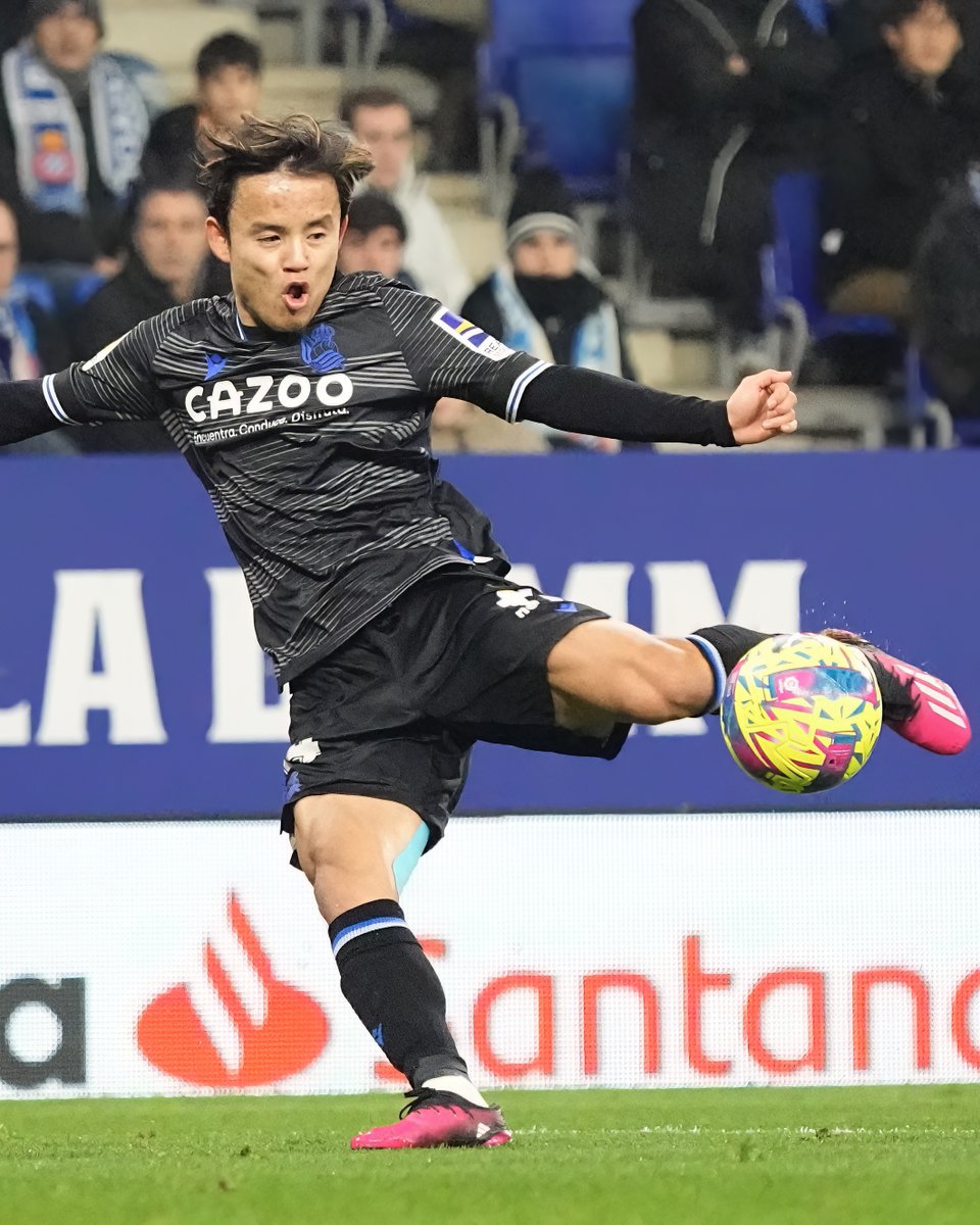 🔝 完璧なトラップ + ボレー = ゴール!