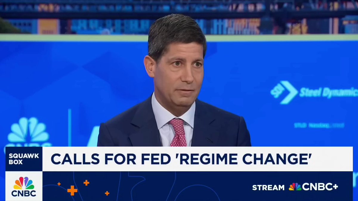 THE FED IS ABOUT TO CUT WHILE THE ECONOMY BOOMS. 🇺🇸 New Fed Chair Kevin Warsh: AI is "structurally disinflationary." Per his WSJ op-ed. Same pattern. Different decade. 1995: Greenspan saw the productivity boom. Let the economy run hot. Cut rates anyway. Result: 7 years of risk-on. Nasdaq up 1,132%. Musk, Altman, Bezos, Druckenmiller all agree: AI is deflationary. Warsh just took the chair. June 16: his first FOMC. The next few years are going to be insane.