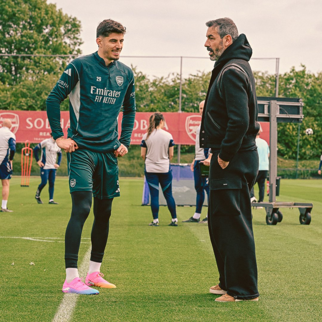 A legend dropped by for a visit at training 🙌 Great to see you, Robert ❤️ 📍 Sobha Realty Training Centre