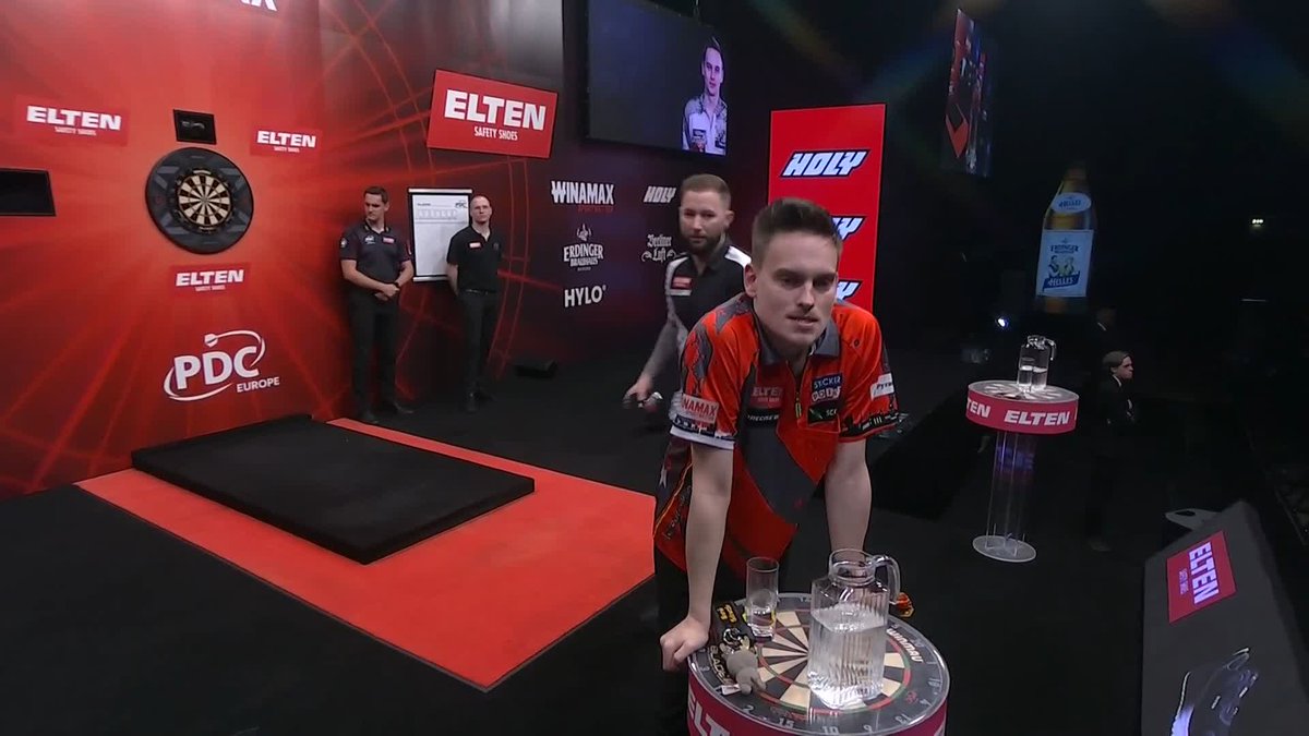 PIKACHU EDGES PAST NOPPERT! Ricardo Pietreczko wins a 36-minute marathon match against Danny Noppert to advance to Finals Day! What an effort from the German. 👏 📺 #ET7